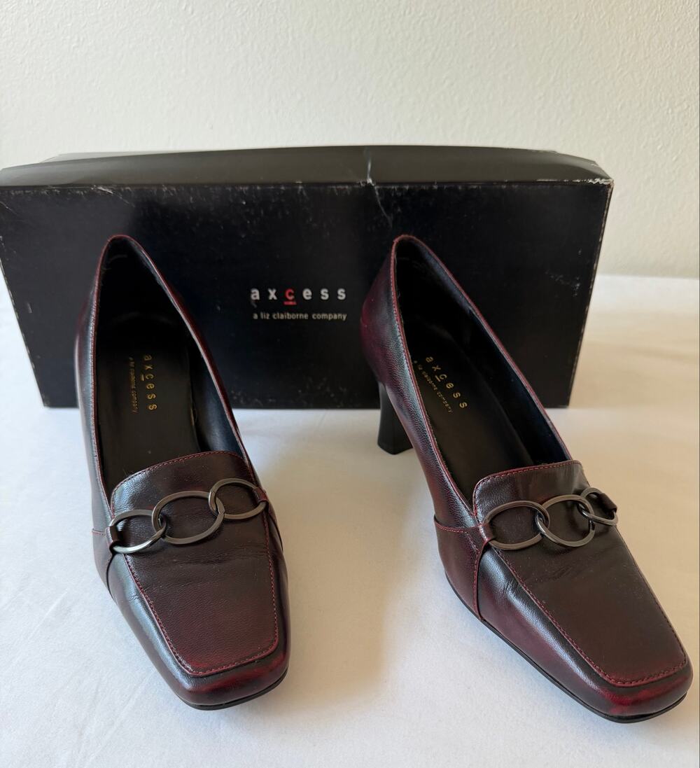 Vintage Axcess by Liz Claiborne Yolanda Burgundy Square Toe Heeled Loafers Sz. 8